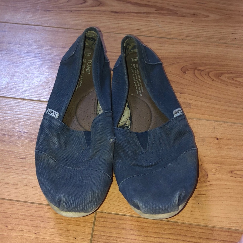 Toms